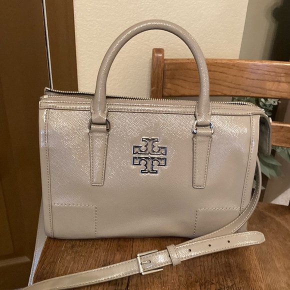 Tory Burch Handbags - Tory Burch Beige Patent Leather Crossbody Satchel